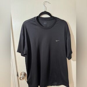 Nike Men's Black Short Sleeve Tee